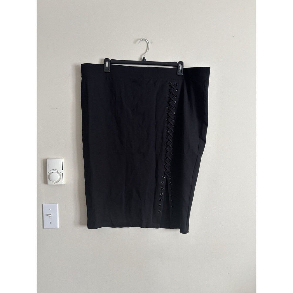 Torrid Black Skirt Stretch Goth Plus Size 4 4X Whimsygoth Witch Boho Casual Slit - Picture 1 of 6